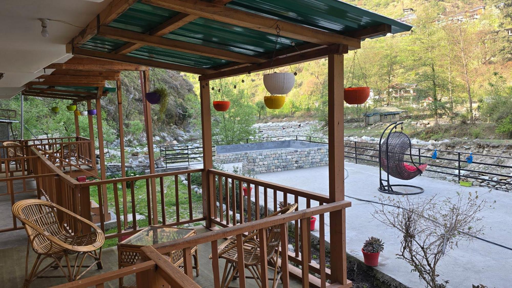 Sharda Resort-Tirthan Valley Banjār Zewnętrze zdjęcie